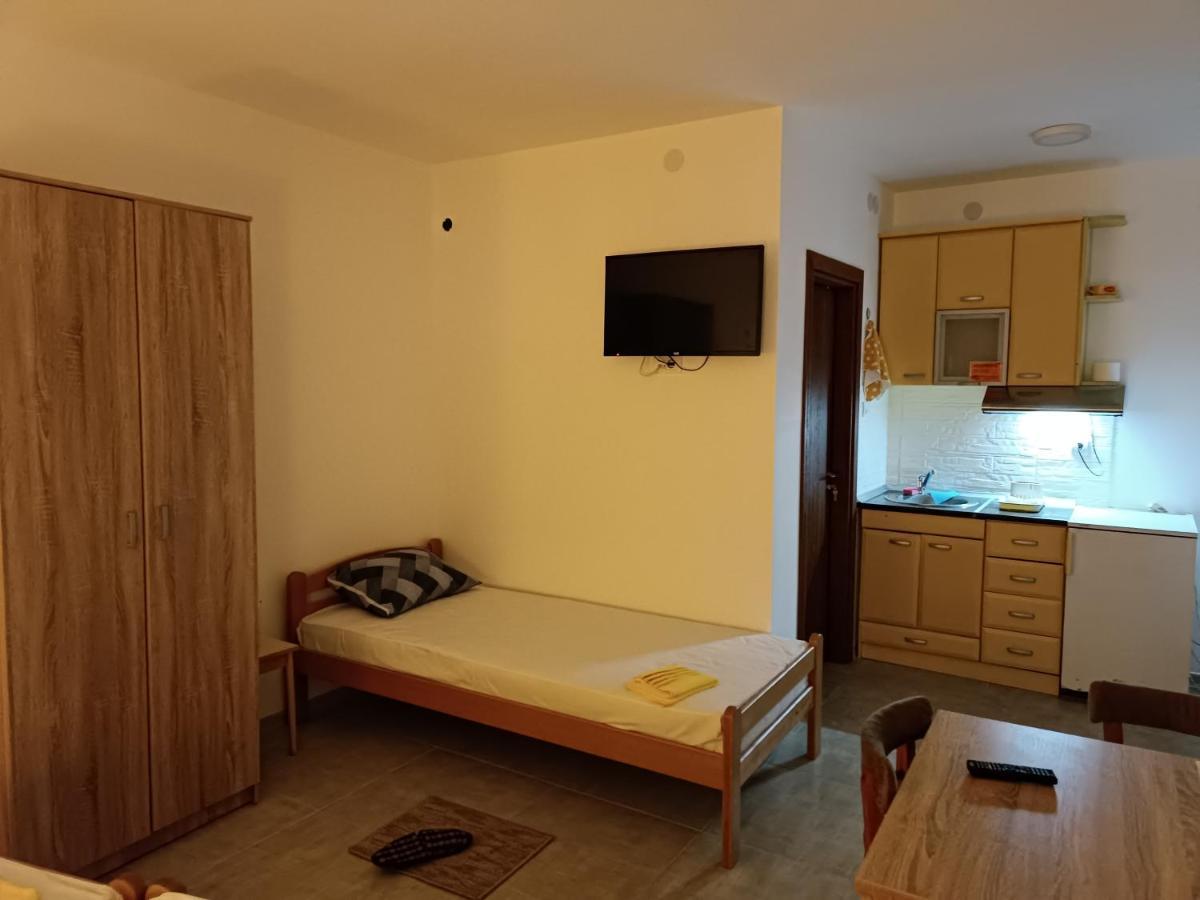 Apartamento Adamovic Pirot Exterior foto