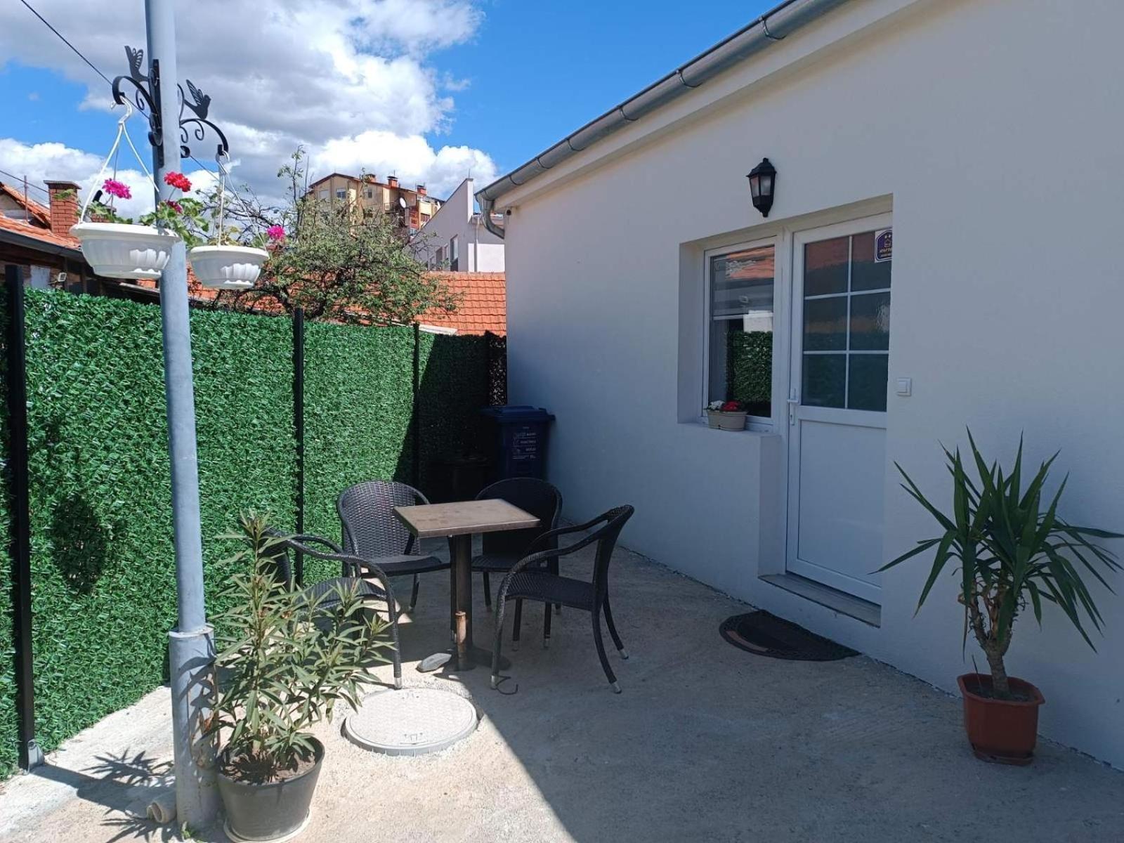 Apartamento Adamovic Pirot Exterior foto
